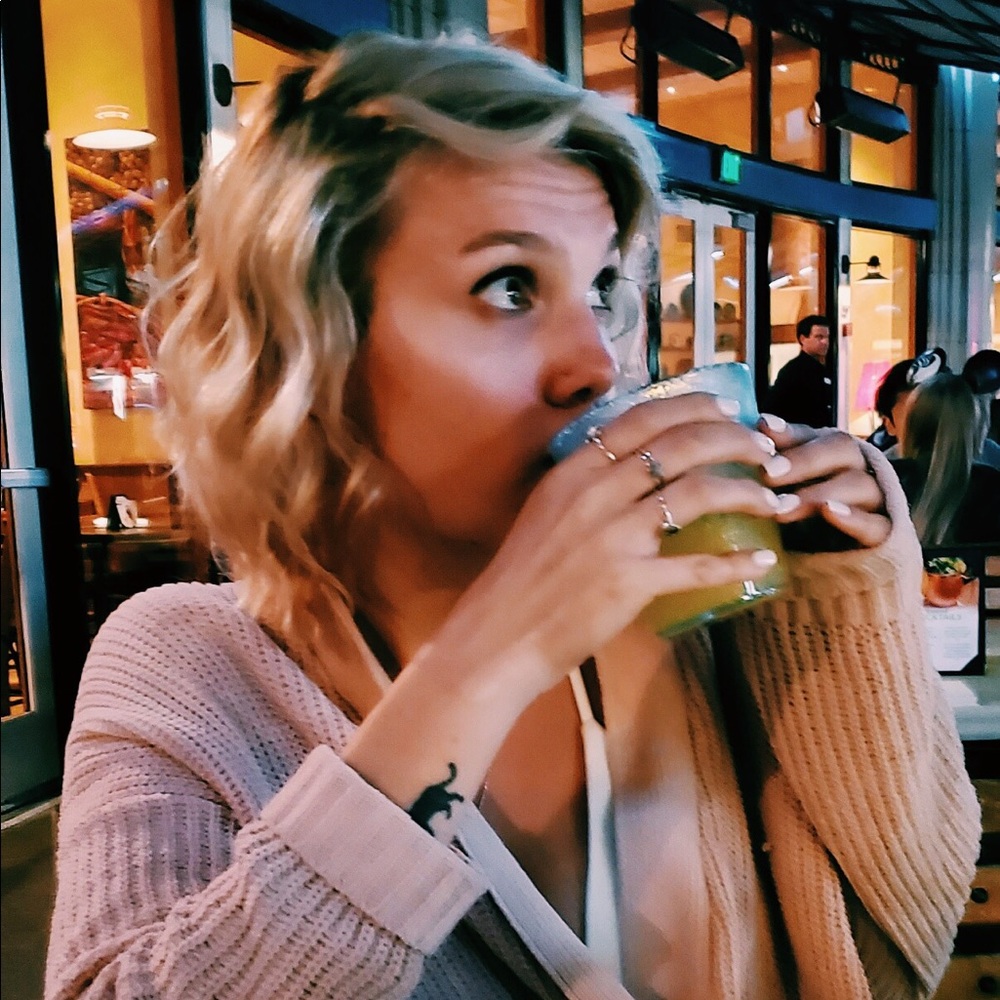 Meet your Posher, Alexandra